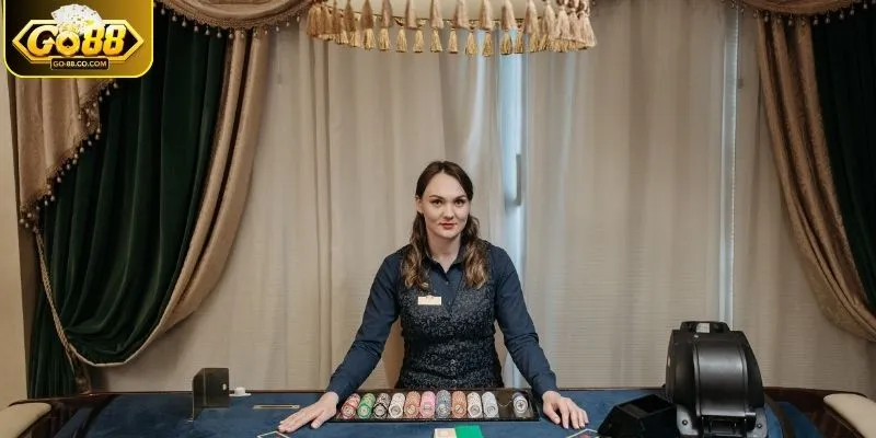 Dealer xinh đẹp trong mỗi video